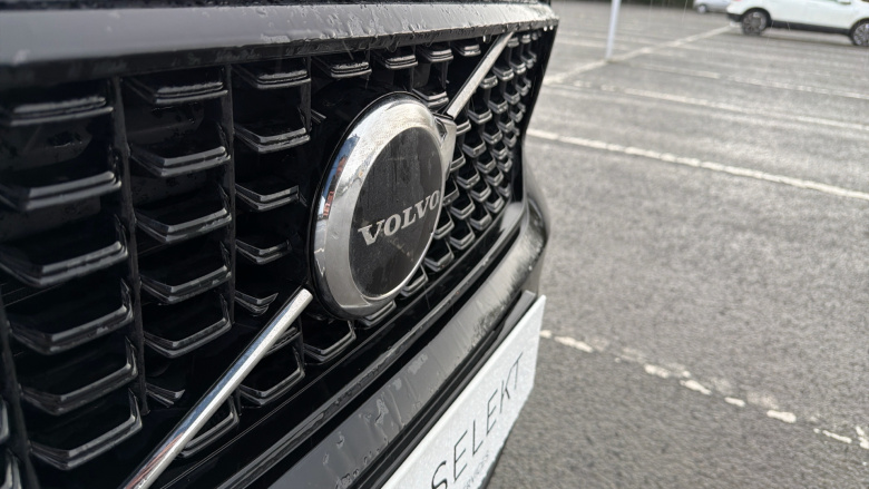 Volvo XC40 2.0 B4P Plus Dark 5dr Auto Petrol Estate